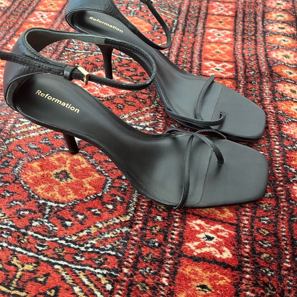 Reformation Black Gigi Strappy Mid-Heel Sandals - Picture 3 of 7